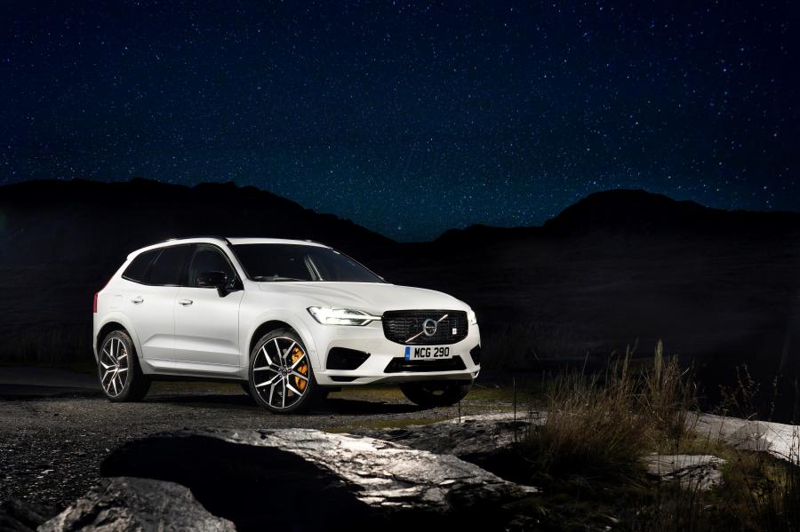 Volvo XC60 T8 Polestar Engineered 2019 года  (UK) (фото 8 из 40)